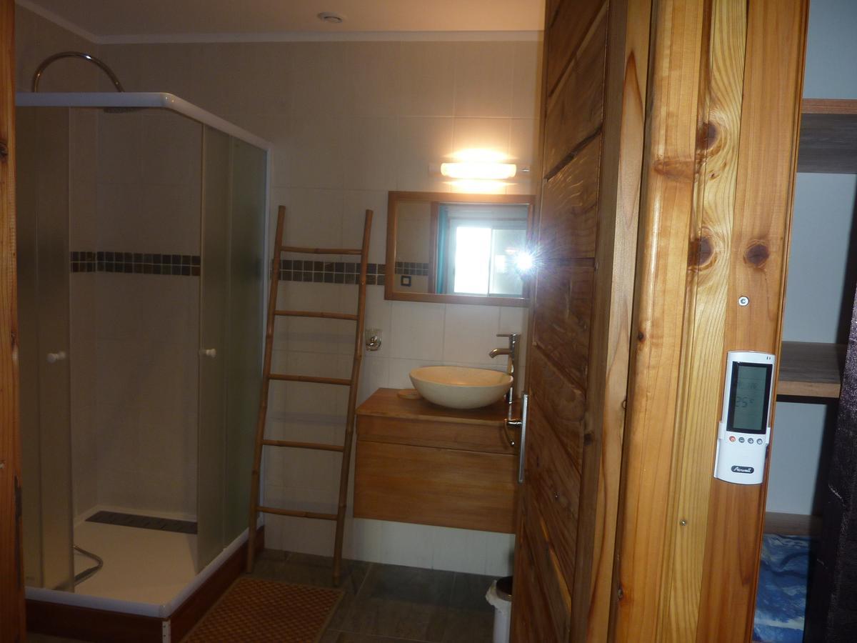 Bed and Breakfast La Pointe Au Corail Сент-Роз Экстерьер фото